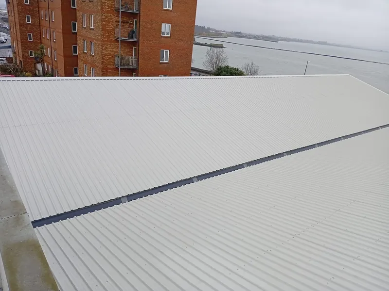 A white 13.5/3 corrugated roof
